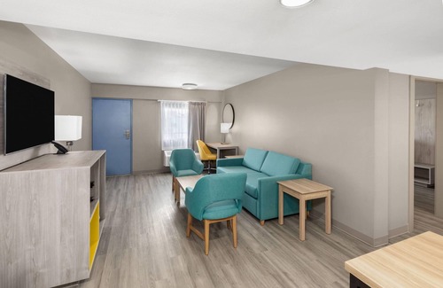 Kenner - Louis Armstrong International Airport Hotel | Days Inn by Wyndham Kenner/New Orleans Airport South