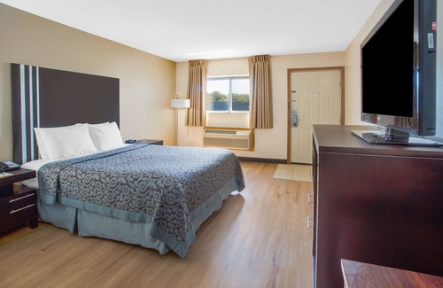 Le Roy Hotel | Days Inn by Wyndham Le Roy/Bloomington Southeast