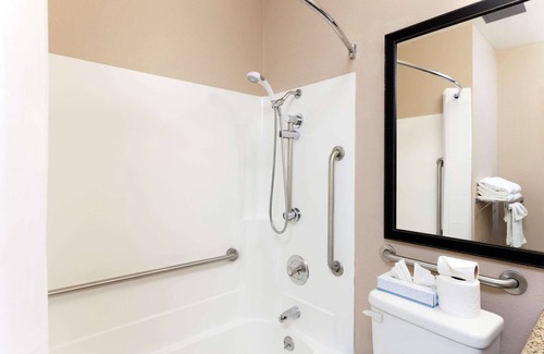 Del Cerro Hotel | Days Inn by Wyndham Mission Valley/SDSU