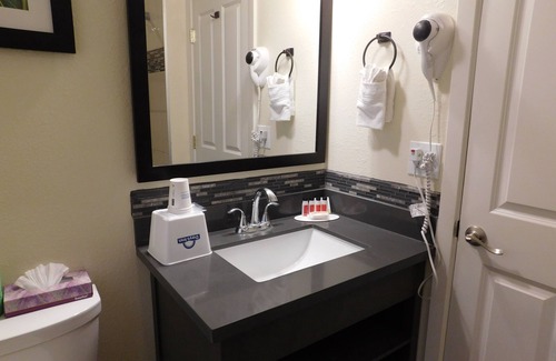 Munras Avenue Hotel | Days Inn by Wyndham Monterey-Fisherman's Wharf Aquarium