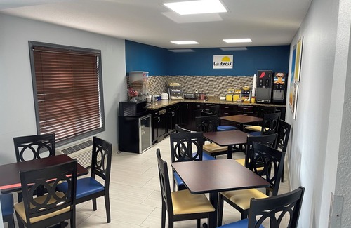 Muncie Hotel | Days Inn by Wyndham Muncie -Ball State University