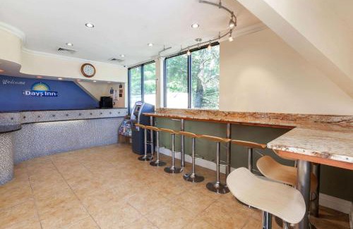Nanuet Hotel | Days Inn by Wyndham Nanuet / Spring Valley
