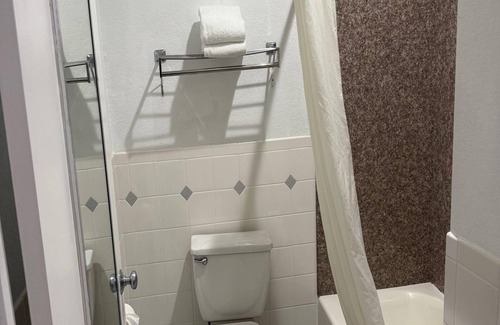 Navasota Hotel | Days Inn by Wyndham Navasota