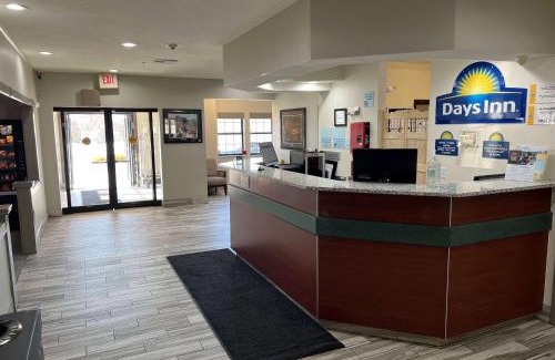 Kansas City Hotel | Days Inn by Wyndham near Kansas Speedway
