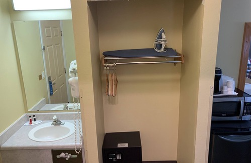 Ocean Shores Hotel | Days Inn by Wyndham Ocean Shores