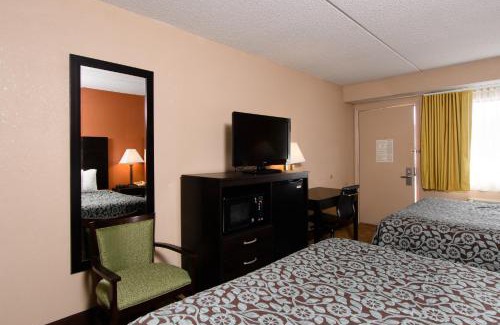 Bairdford Hotel | Days Inn by Wyndham Pittsburgh-Harmarville