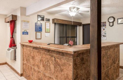 Russell Hotel | Days Inn by Wyndham Russell