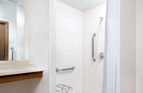 St. Cloud Hotel | Days Inn by Wyndham St Cloud