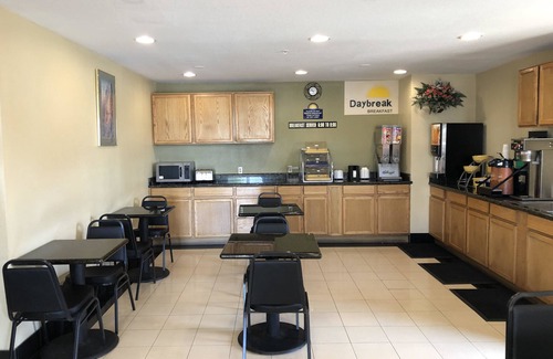 Tucson Hotel | Days Inn by Wyndham Tucson Airport