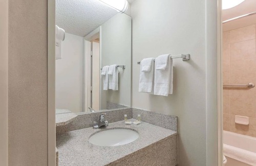 Warren Hotel | Days Inn by Wyndham Warren