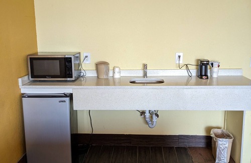 Bayonet Point Hotel | Days Inn & Suites by Wyndham Port Richey