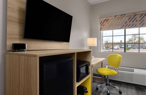 Cortaro Hotel | Days Inn & Suites by Wyndham Tucson/Marana