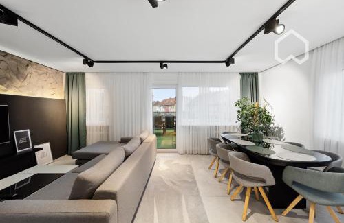 Weststadt Apartment | DayYoungLife mit Terrasse Grill Parkplatz
