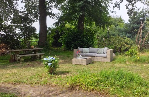 Epe Bed & Breakfast | De Geheime Tuin - Huisje in 't Groen