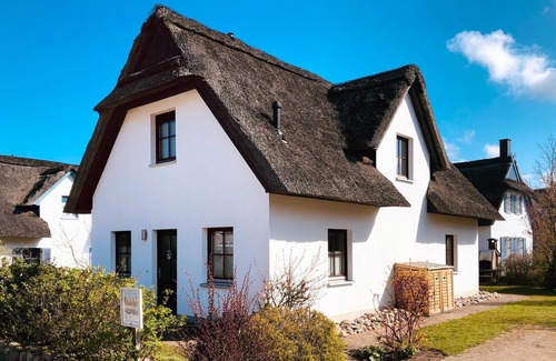 Insel Poel House | Holiday home HUS KIEKER - vacation under thatch!