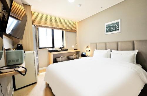 Chungmu Hotel | De Lamour Hotel
