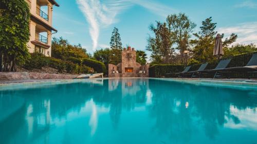 Temecula Villa | De Luz by AvantStay 5 Acre Estate w Lake Pool Hot Tub