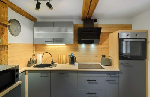 Rubeland Apartment | Apartment 'Altes Höhlenführerhaus' with Mountain View, Shared Terrace and Wi-Fi