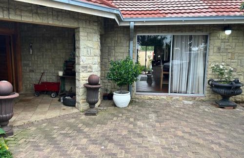 Maluti a Phofung House | De Rust Guest house