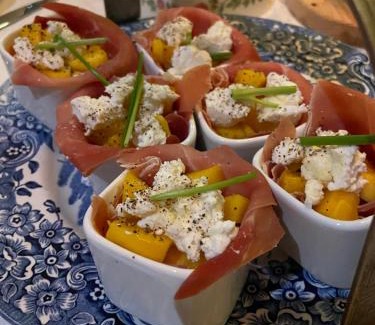 Hoogeveen Bed & Breakfast | De Tuinkamer-----Privé diner op de kamer mogelijk!!!