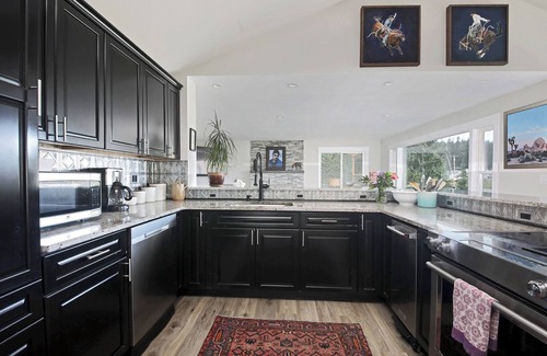 Oak Harbor House | Deception Pass. Stay and play at Cornet Bay with all your home amenities.