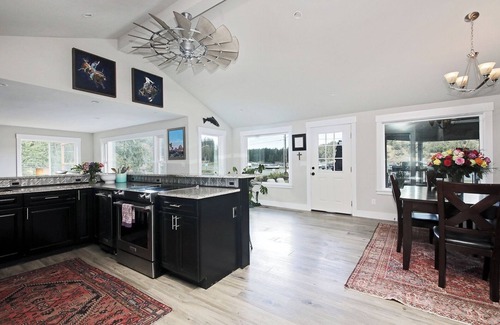 Oak Harbor House | Deception Pass. Stay and play at Cornet Bay with all your home amenities.