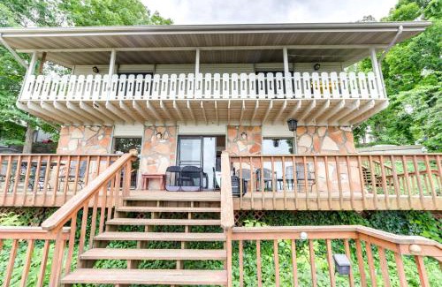 Camdenton House | Deck and Boat Dock Lakefront Getaway in Camdenton