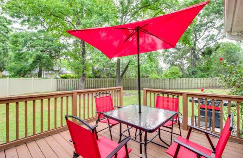 Pooler House | Deck and Yard Savannah Area Retreat!