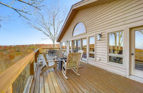 Beech Mountain House | Deck, Fire Pit and Game Room Beech Mountain Retreat