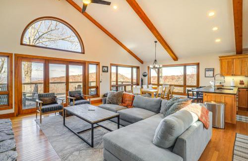 Beech Mountain House | Deck, Fire Pit and Game Room Beech Mountain Retreat