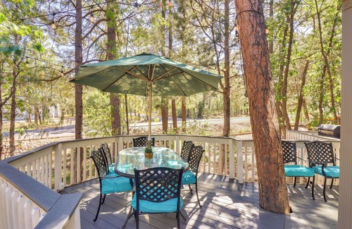 Pinetop-Lakeside Cottage | Deck + Game Room: Lakeside 'blue Jay Chalet' Cabin