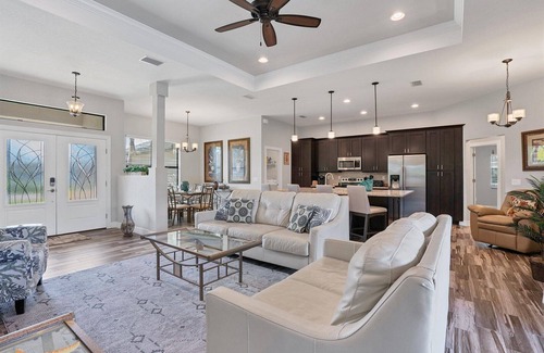 Deep Creek House | Deep Creek 3 Bedroom Private Pool and Spa Home