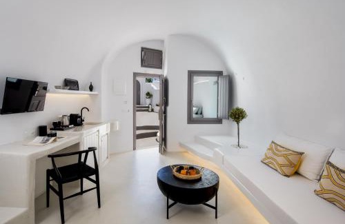 Fira Apartment | Deep in cave suites