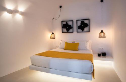 Fira Apartment | Deep in cave suites