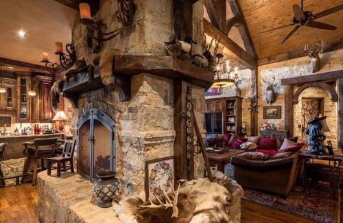 Venus Resort | Deep in the Heart of Texas there is a pearl, The Pearl Ranch!n