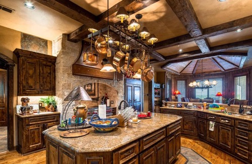 Venus Resort | Deep in the Heart of Texas there is a pearl, The Pearl Ranch!n