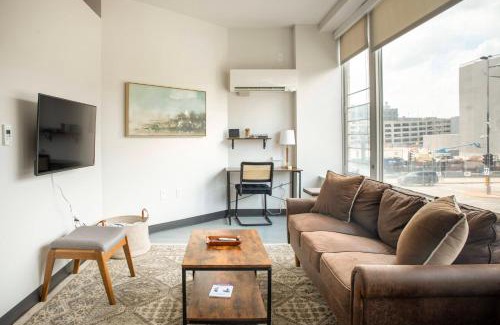 Westown Apartment | Deer District Studio Apt - One Block from Fiserv and Baird