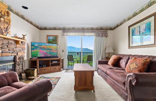 Gatlinburg - Pigeon Forge Apartment | Deer Ridge Mountain Resort D204