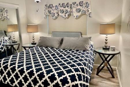 Ahwahnee House | Deer Suite HOT TUB GAME ROOM SLEEPS 2