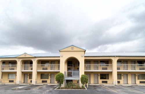 Blytheville Hotel | Deerfield Inn By Capital O Blytheville AR I55