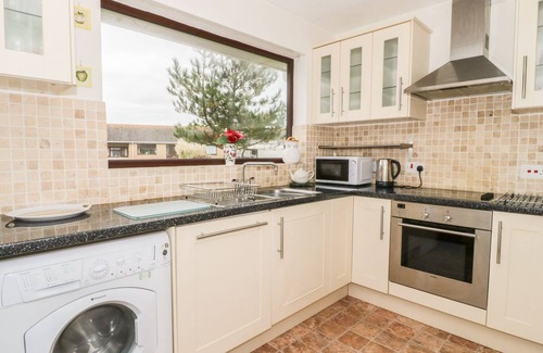 Fairbourne House | DEHANGFA, pet friendly, with a garden in Fairbourne