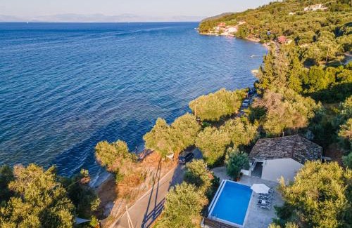 Notos Villa | Deja Blue Beach & Pool House, by Estia