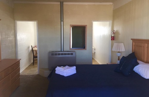 Tecopa Cabin | Delight's Hot Springs Resort