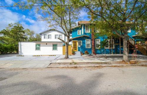 Downtown House | Delightful 2 BR Downtown Sarasota Condo - The White Pearl