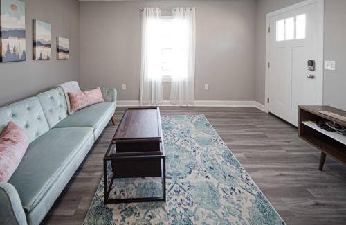 Evansville Apartment | Delightful airy remodeled 1 1 Elsas