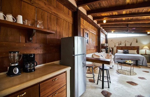 Zama Apartment | Delightful and romantic rooftop cabin & pool