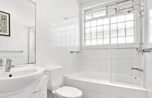 Bronte House | Delightful Bronte Beach Semi - 5 min walk to beach