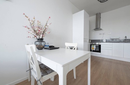 Smethwick Apartment | Delightful city retreat near Birmingham