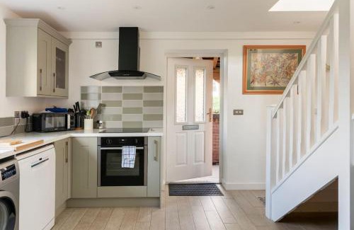 Ludwel Apartment | Delightful Country Cottage in a lovely rural area