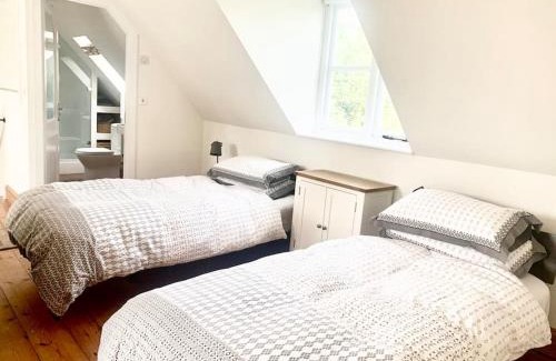 Ely Apartment | Delightful Ely house Bright and warm with cathedral view